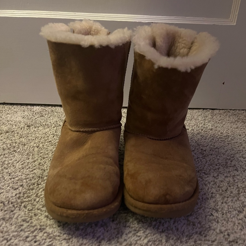 ugg boots with two bows